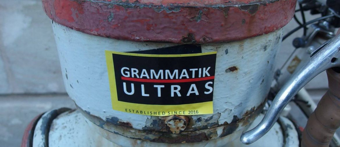 Pisownia wielką i małą literą po dwukropku