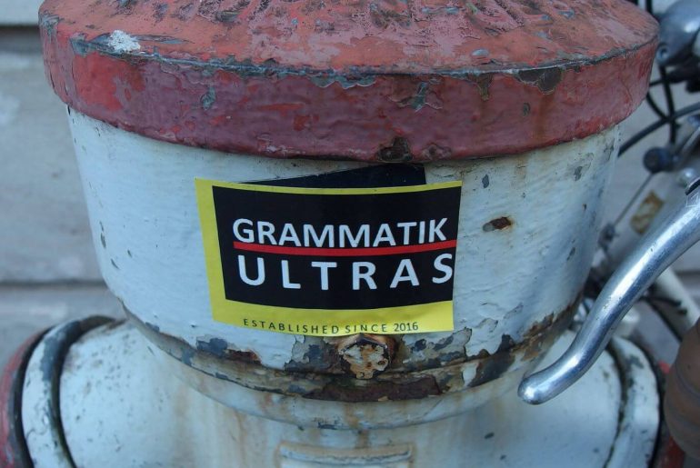 Pisownia wielką i małą literą po dwukropku